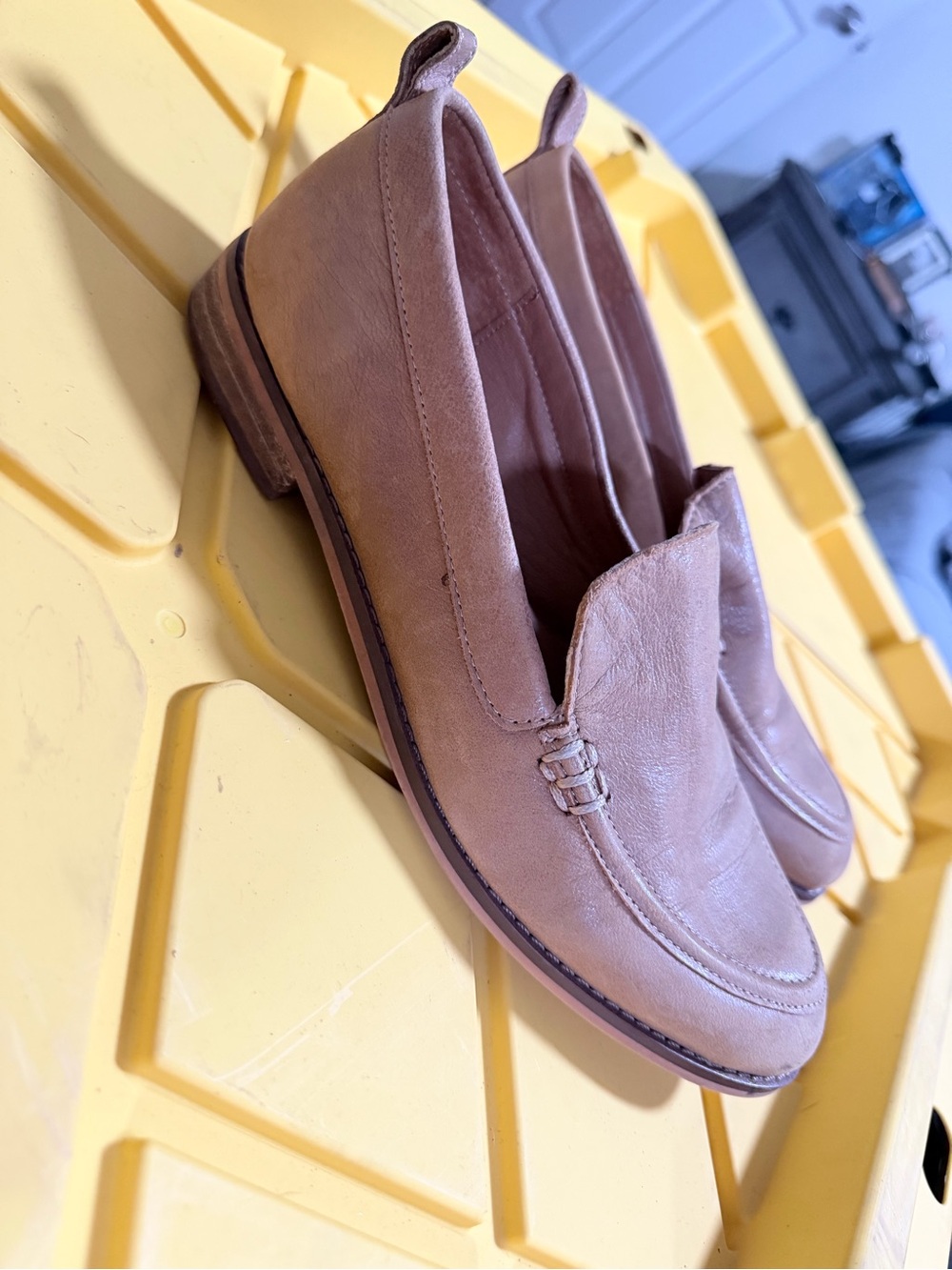 Lucky Brand Women’s Light Brown Leather Slip-On Loafers